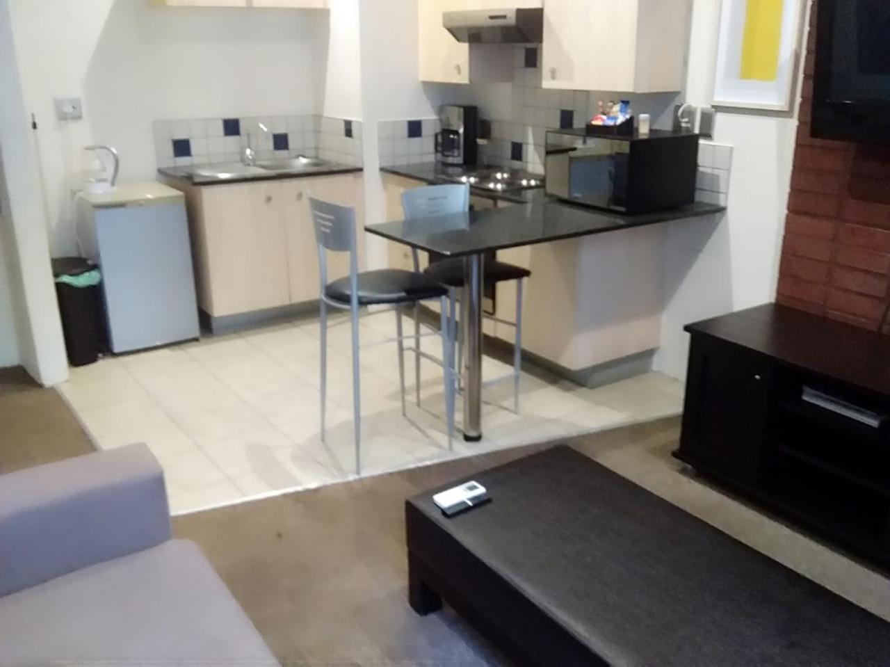 Mabungubwe Hotel Apartments - Home Away From Home Johannesburg Esterno foto