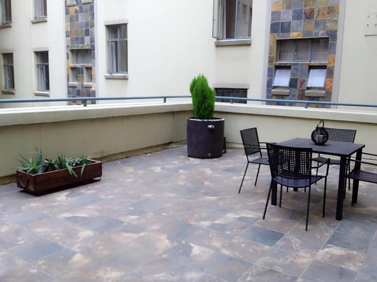 Mabungubwe Hotel Apartments - Home Away From Home Johannesburg Esterno foto
